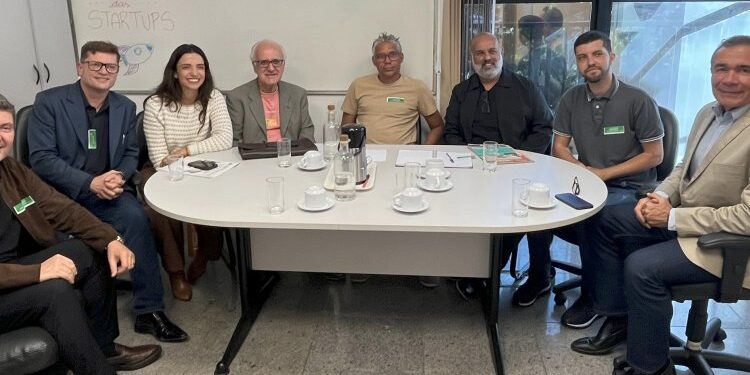 Vereadora Marcela Trópia recebe Sindijori e reforça apoio à imprensa regional​   