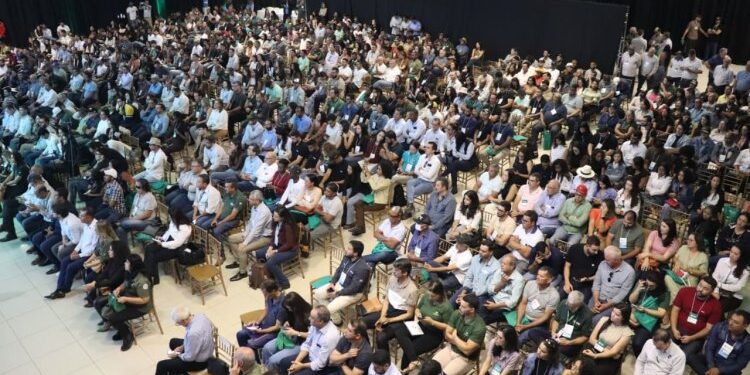 Seminário debate agricultura irrigada em MG