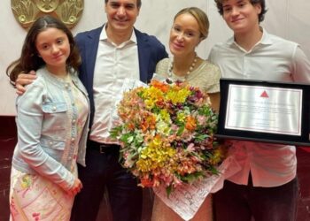 Ana Cabral, CEO da Sigma Lithium, recebe Título de Cidadã Honorária em reconhecimento à transformação social e ambiental no Vale do Jequitinhonha