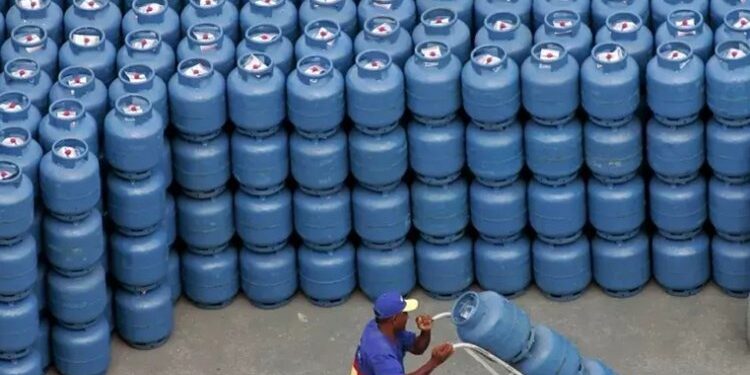 Mais de 20 mil famílias com auxílio gás