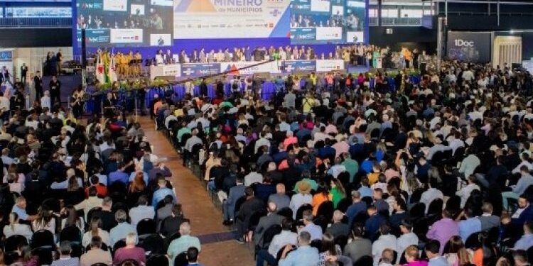 AMM realiza o maior Fórum de Educação de Minas Gerais, reunindo prefeitos, gestores e especialistas em Belo Horizonte