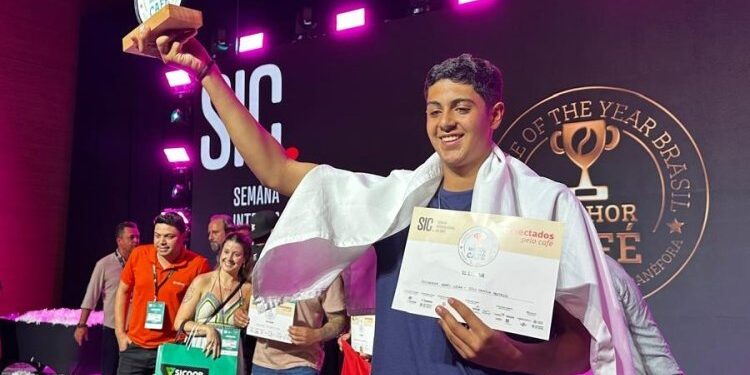 Cafeicultor de Espera Feliz coloca Minas Gerais em 1º lugar no COY 2025