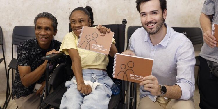 Guia reúne conteúdo sobre direitos, benefícios e serviços para pessoa com deficiência