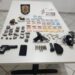 PM prende dois e apreende armas, drogas e dinheiro no Bairro Santa Helena, em Valadares