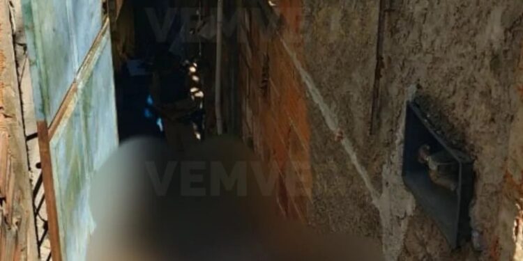 Jovem é assassinado a tiros ao abrir portão em Governador Valadares