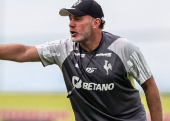 Gabriel Milito não é mais o treinador do Atlético.