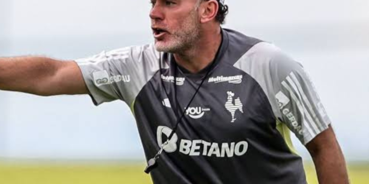 Gabriel Milito não é mais o treinador do Atlético.