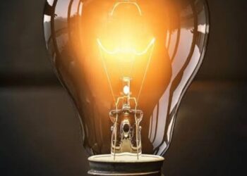 Centro de Valadares fica sem energia: Cemig realiza inspeções