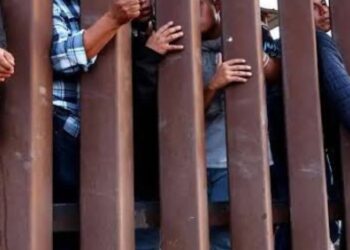 Política de imigração dos EUA deve continuar dura independente do resultado, diz especialista