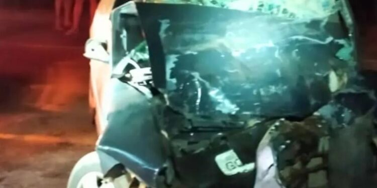 Acidente na BR-116 deixa quatro pessoas feridas em Valadares: duas em estado grave.