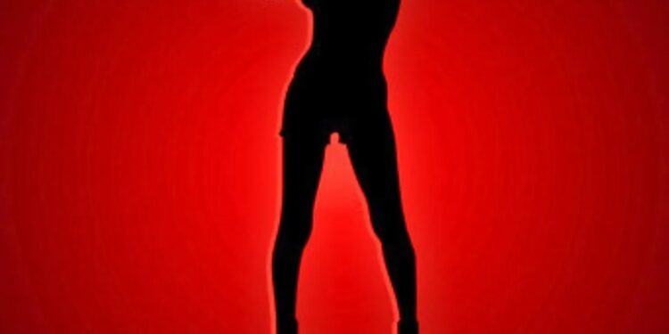 Casal dono de prostíbulo em MG é preso suspeito de rifar programas sexuais por R$ 5