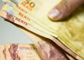 Governo aumenta projeção do salário mínimo para R$ 1.509 em 2025