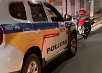 Motociclista invade contramão para fugir da PM em Valadares e alega falha do GPS