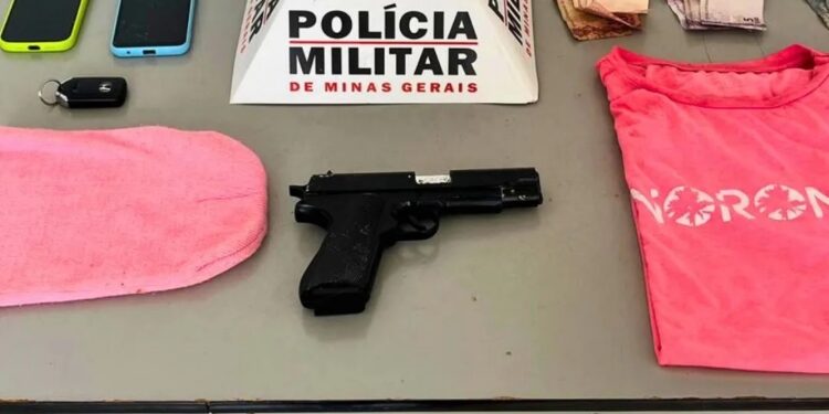 Homem simula ser cliente e assalta laboratório de exames em Governador Valadares