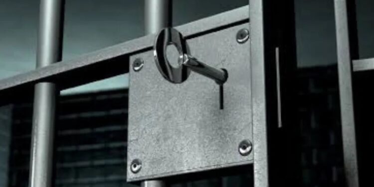 Detento é morto com barra de ferro cravada no ouvido, na Penitenciária Francisco Floriano de Paula, em Valadares