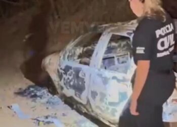 Mulher é encontrada carbonizada dentro de carro em Valadares; namorado foi baleado, mas conseguiu fugir