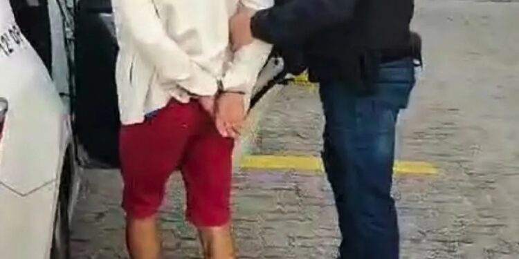 Homem acusado de estuprar adolescentes em Inhapim MG é preso na Barra da Tijuca RJ