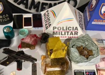 Adolescente de 16 anos é apreendida em operação da PM com drogas e arma, em Mantena MG
