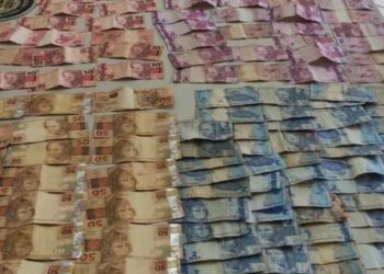 Polícia apreende menor com mais de R$ 6 mil no Morro Carapina, em Governador Valadares