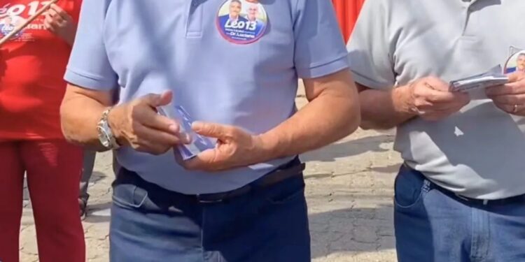 Léo Monteiro realiza caminhada em Governador Valadares em sua campanha para prefeito