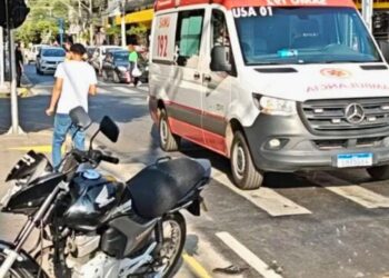 Idoso é atropelado no centro de Valadares