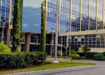 Servidores de Valadares enfrentam problemas em contracheques