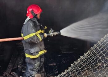 Incêndio destrói marcenaria no Turmalina em Valadares