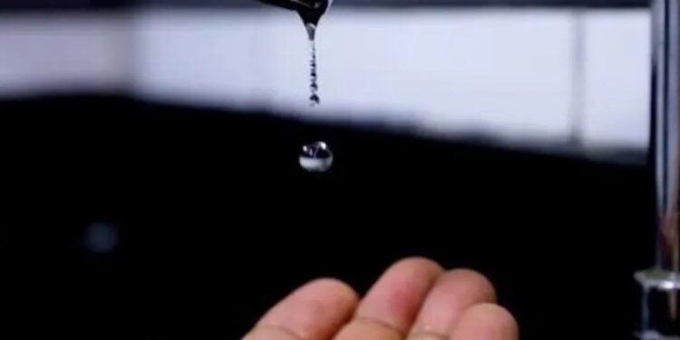 Abastecimento de água será suspenso, em Valadares, no domingo