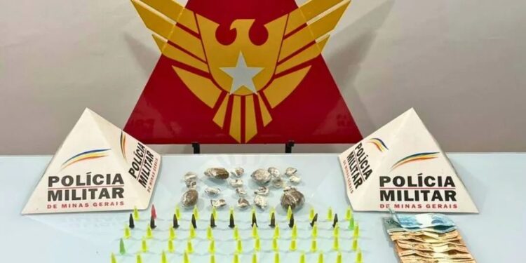 Adolescente foge da polícia e abandona drogas em Valadares