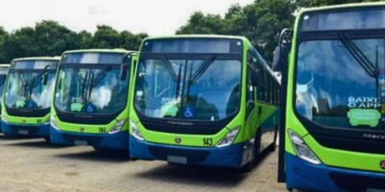 Desvio temporário das linhas de ônibus na rua Sete de Setembro, em Valadares