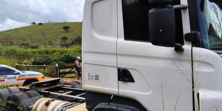 Grupo rende caminhoneiro e rouba carga de meio milhão de reais em Governador Valadares.