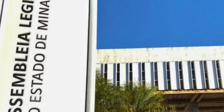 ALMG aprova em definitivo reajuste para servidores estaduais