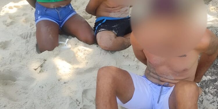 Foragidos, chefe de tráfico de drogas em Ipanema MG, e mais 2 são presos na Praia do Vidigal, no Rio