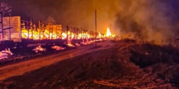 Viagem de trem Vitória-Minas é suspensa após incêndio