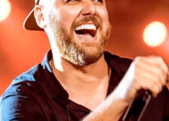 Cantor Zé Neto sofre acidente e está internado em SP