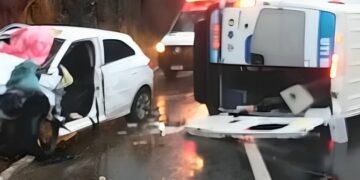 Enfermeira morre em acidente na BR-262, em MG