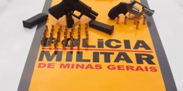 Polícia Rodoviária apreende duas armas de fogo e detém um homem na BR-259, em Valadares