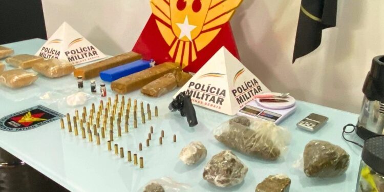 Casal é preso com drogas, arma e munições na Ilha Dos Araújos em Valadares