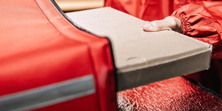 Entregador de pizza é assaltado em Governador Valadares