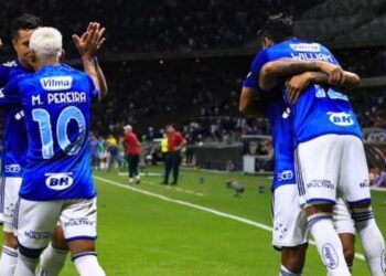 Cruzeiro vence o Fluminense com show de William, quebra tabu e entra no G-6 do Brasileirão