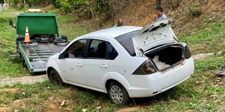 Motorista passa mal e perde o controle de carro na BR-116, em Governador Valadares