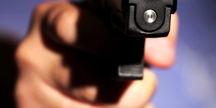 Homem é atacado por indivíduos armados no Altinópolis, em Valadares.