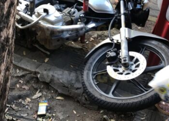 Acidente no Centro de Governador Valadares deixa duas pessoas feridas