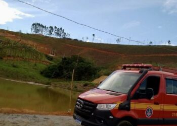 Jovem de 20 anos se afoga e morre em lagoa de Manhuaçu MG