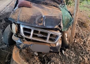 Acidente de trânsito na BR-259 deixa duas pessoas feridas, em Resplendor