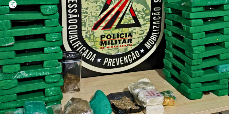 PM apreende 71 barras de drogas com mulher no Grã Duquesa, em Valadares