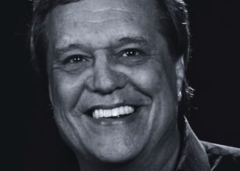 Morre aos 78 anos Dennis Carvalho, diretor de clássicos como “Vale Tudo” e “Fera Ferida”