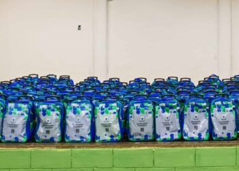 Prefeitura de Valadares começa a distribuir kits escolares para 19 mil alunos da rede municipal