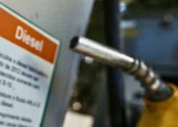 Petrobras anuncia aumento de R$ 0,38 no litro do diesel