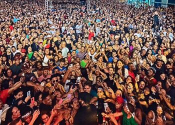 Pablo do Arrocha agita aniversário de 63 anos de Mathias Lobato